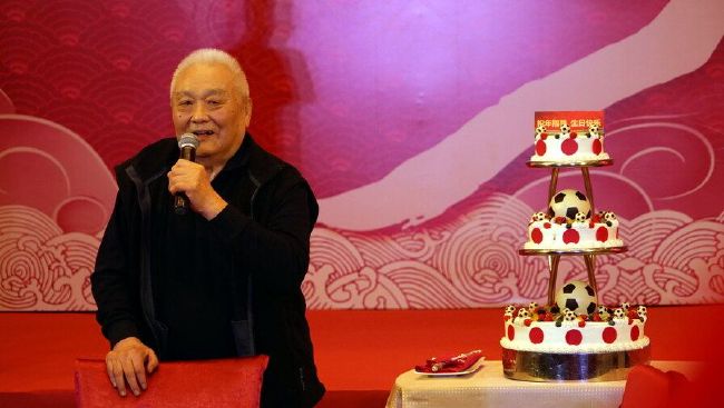 佩通坦泳装图片